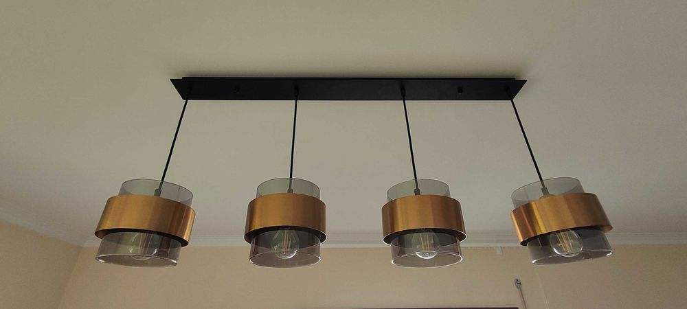 Candeeiro de teto suspenso MILLEY 60W 4 LUZES VIDRO PRETO/DOURADO