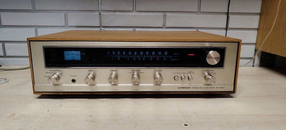 Amplituner PIONEER SX-300D. Vintage