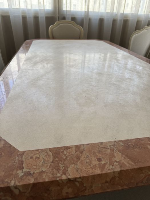 Mesa de Jantar em Mármore Maciço (1,80m x 1,00m)