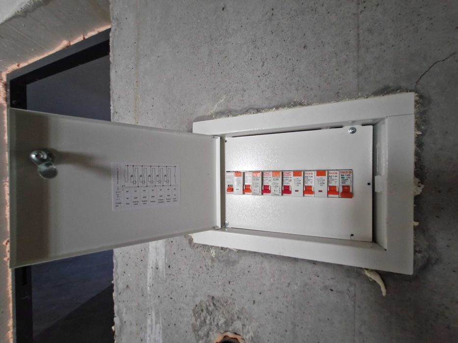 Продам 1к біля озера майже в Києві метро поруч ЖК на Озерній Новосілки