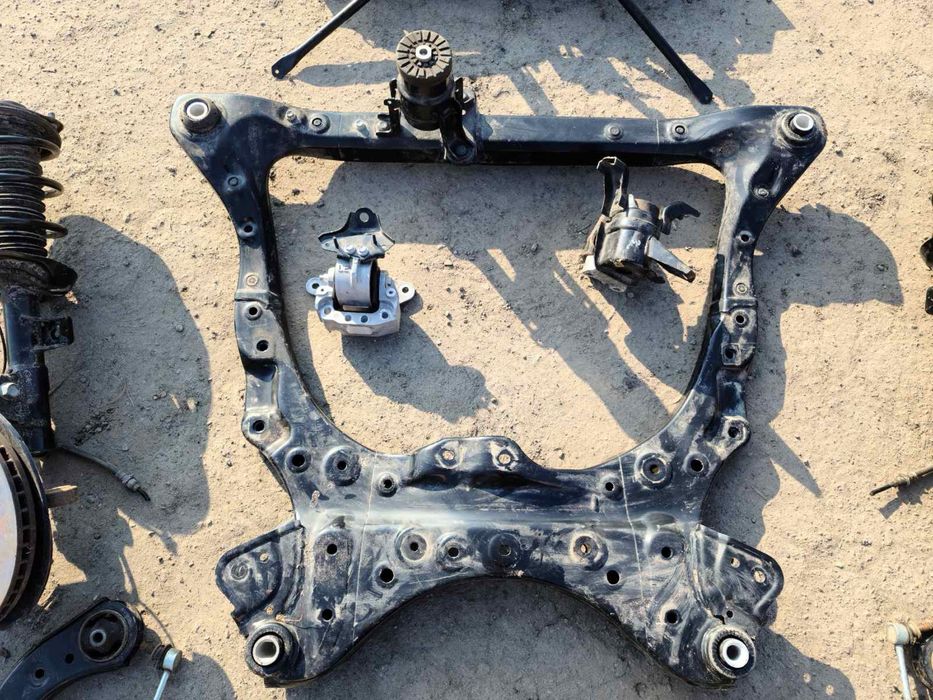 Toyota Camry 70 Рычаг Тяга Кулак Стойка Подрамник Полуось комплект