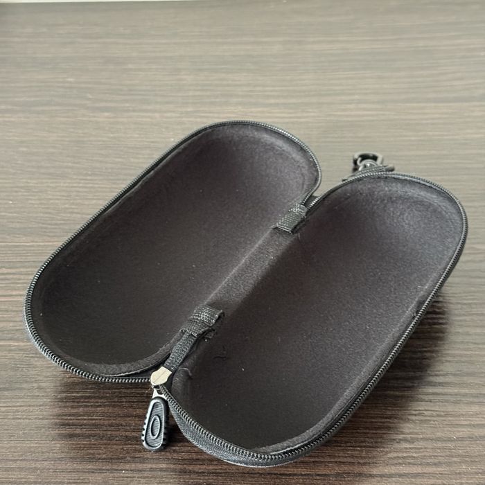 Футляр для окулярів