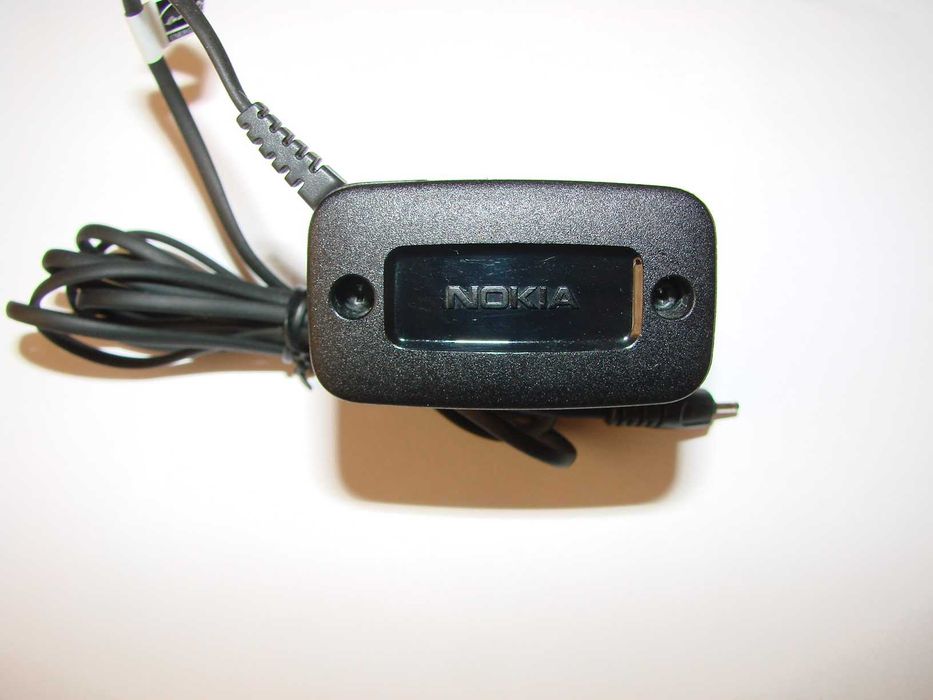 Зарядное устройство Nokia с тонким штекером