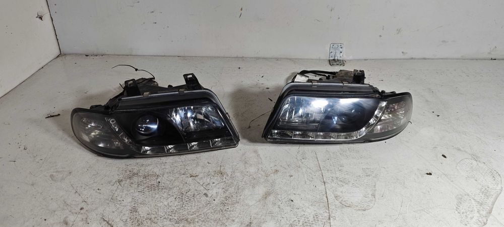 Lampy Przednie Tuning Audi A4 B5 Sonar Dayline LED Soczewka Czarne Komplet cena za komplet