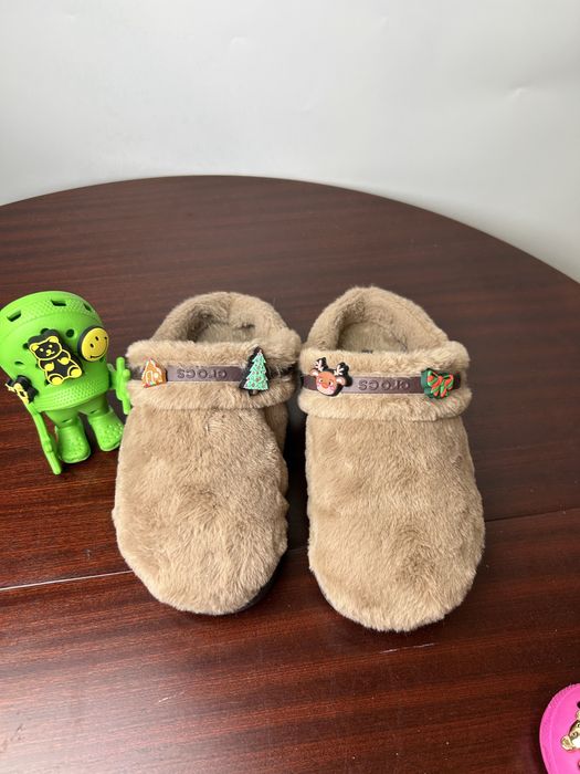 Crocs Classic  Unfurgettable  Clog  Jibbitz
