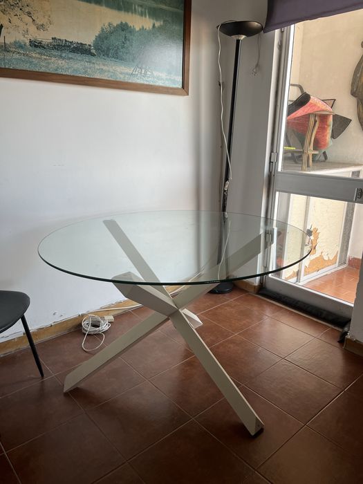 Mesa com 4 cadeiras