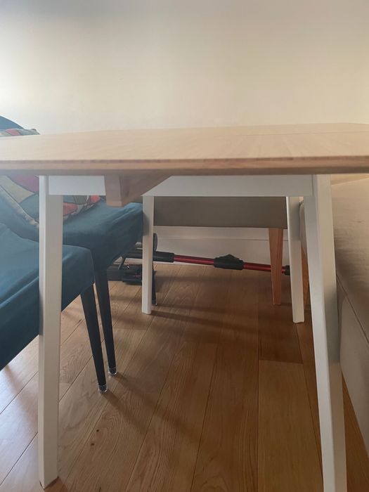 Conjunto mesa e bancos de refeição