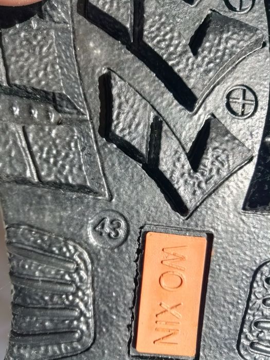 Botas Novas 43 Com  Biqueira  Em Aço Para Proteção