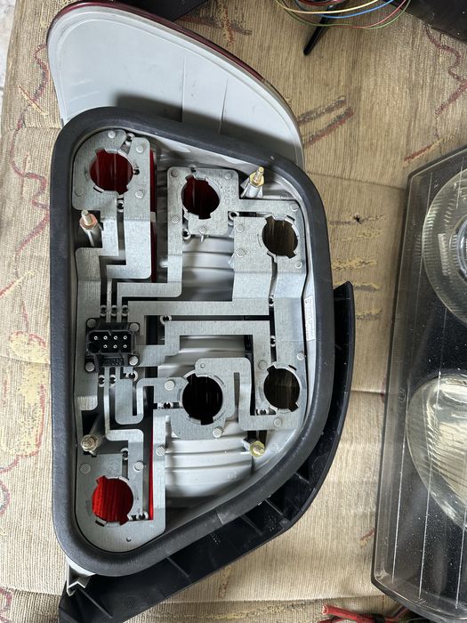 Задні Фанарі BMW e 38