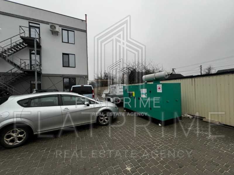 Продаж комерцiйна фасадна будiвля торгове примiщення