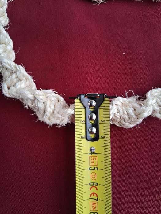 Trela para cão, biodegradável e reciclável, feita à mão.