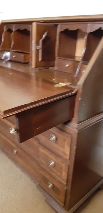 Escrivaninha em madeira