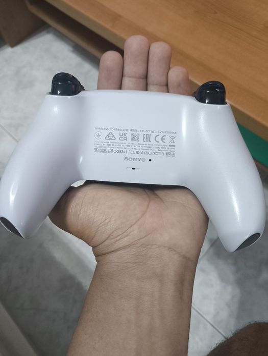 Playstation 5 com comando e fatura