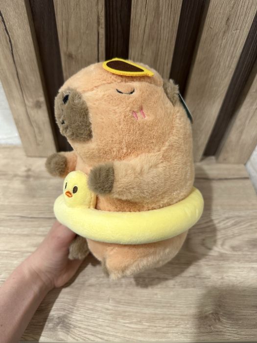 М'яка іграшка Капібара 23 см Капибара з соплей з рюкзаком