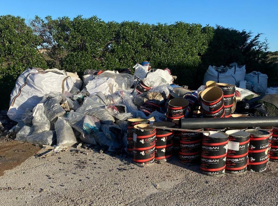 DEMOLIÇÕES LIMPEZAS CARRINHAS e CONTENTORES recolha de entulho de obra