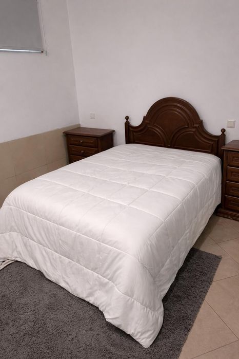 Cama + mesinhas + colchão