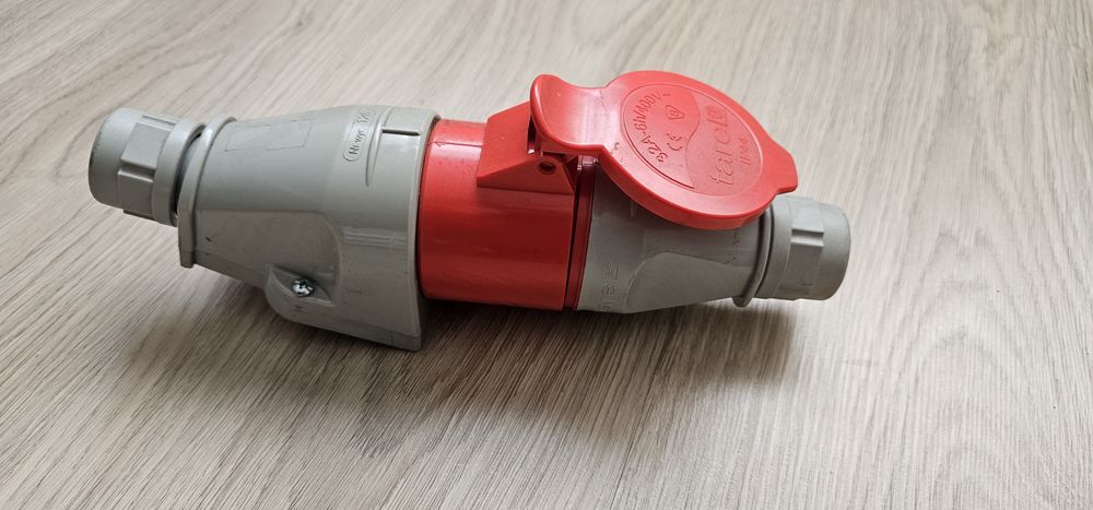 Gniazdo siłowe z wtyczką 32A
