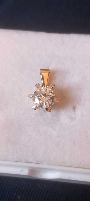 Zawieszka z żółtego  złota z  brylantem 1.07ct