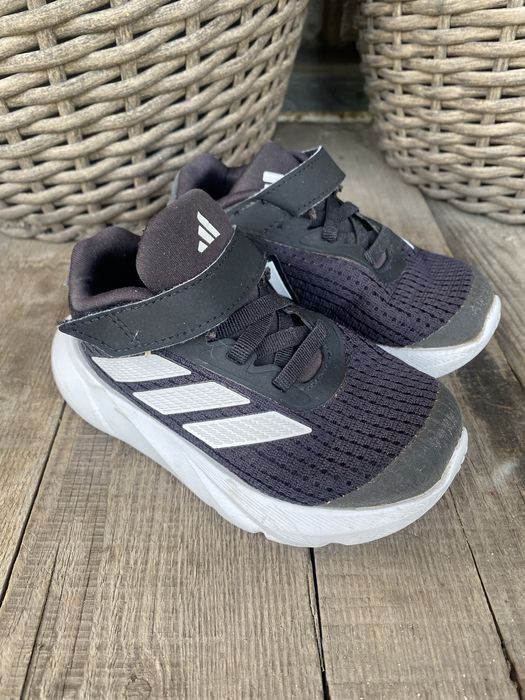 Кросівки дитячі adidas 23 розмір, устілка 14,5 см
