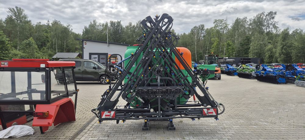 Opryskiwacz hydraulicznie rozkładany Tolmet Xsara 600, 800, 1000, 1200 Bruno X Borys Biardzki