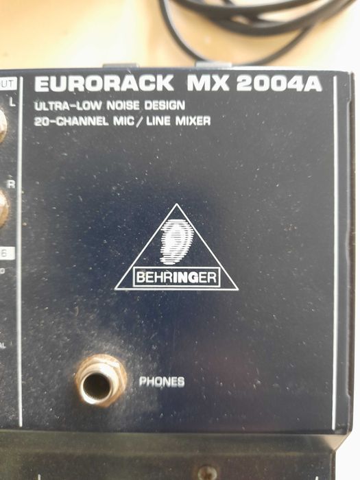 Mesa  Behringer Eurorack 2004A 20 canais