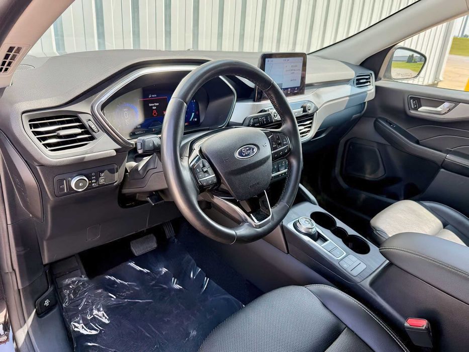 Ford Escape Titanium      2022