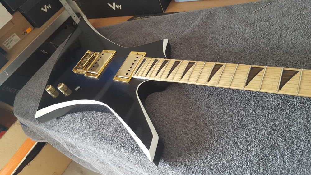Gitara elektryczna lutnicza