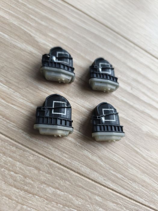 Czujniki ciśnienia Ford OEM 4 szt. TPMS kwadrat