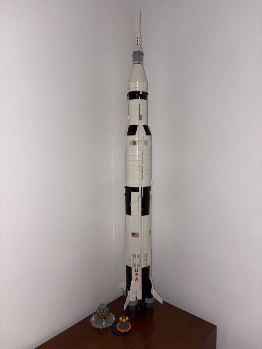 Lego saturn V.