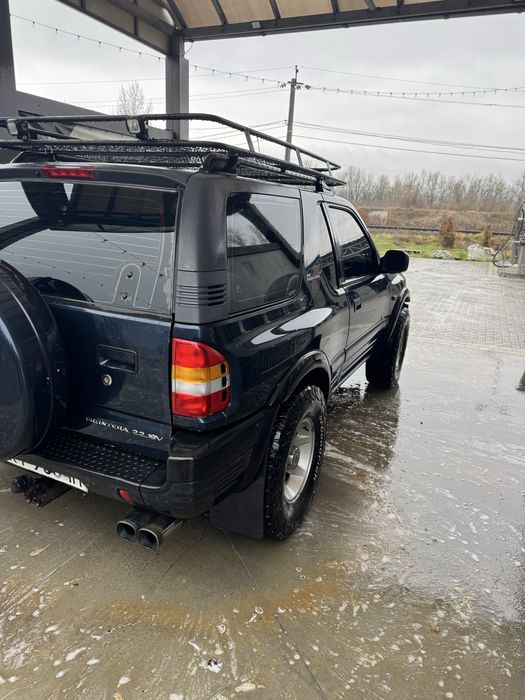 Опель фронтера б 2000 рік