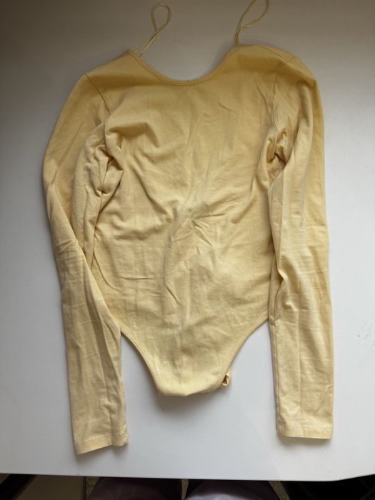 Боді з відкритою спиною