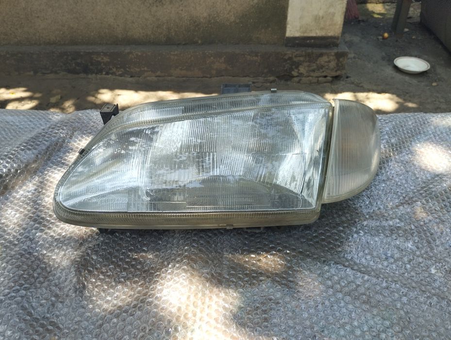 ТЕРМІНОВО продаю фару на Renault Megan (Рено Меган)