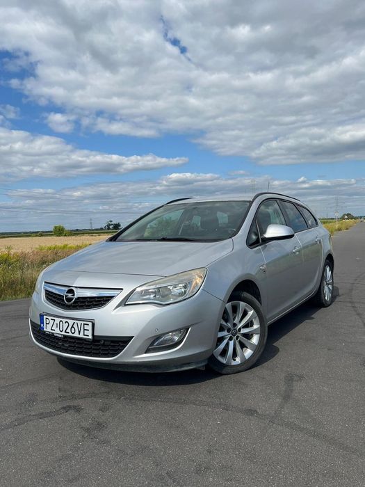 Opel Astra Opel Astra J Sports Tourer | BEZWYPADKOWY |1.4 140 |LPG |DOINWESTOWANY
