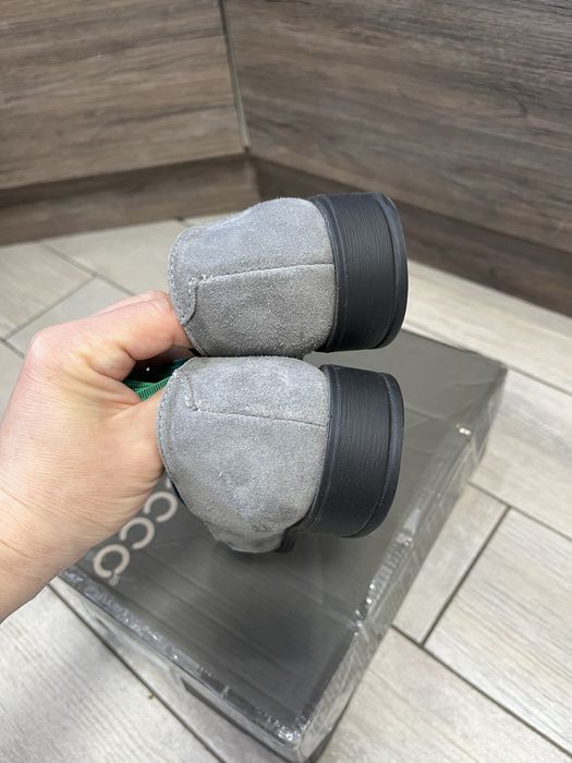 Жіночі туфлі. Лофери