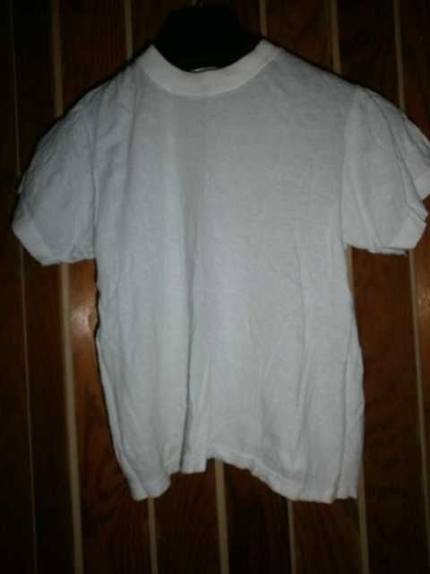 biała koszulka r.140