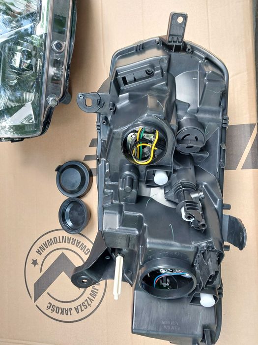 DACIA SANDERO logan II LIFT 2016 +  lampy przednie nowe