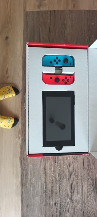 Nintendo Switch 1 (Neon Red-Blue) V2