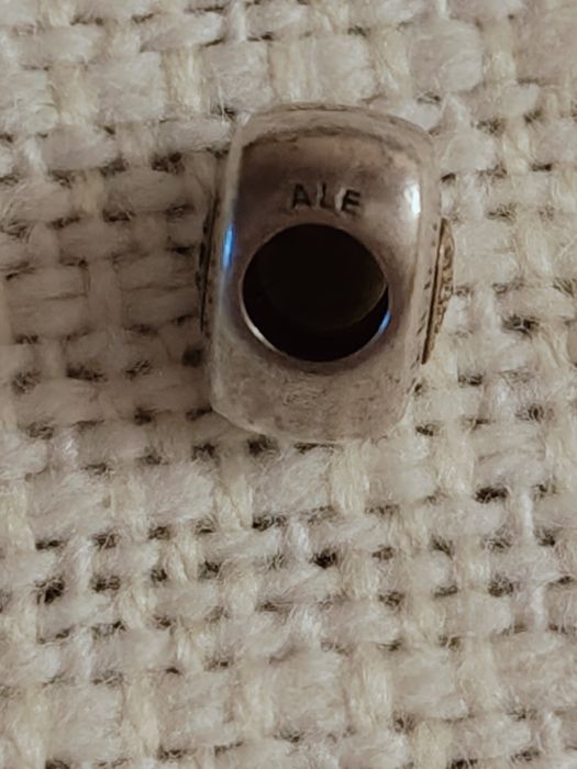 Srebrny charms do bransoletki