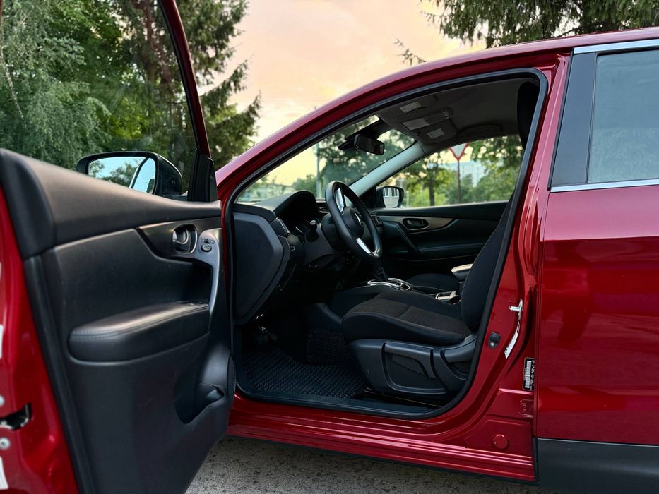 Nissan, автомобіль