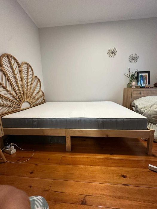 Colchão da IKEA modelo Vesteroy, com dimensões de 140x190 cm