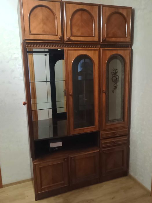 Сервант з антресолями