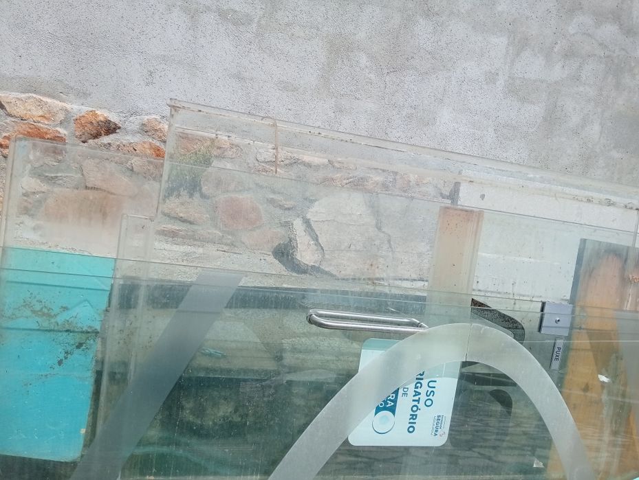 Porta de vidro temperado com todos assessórios