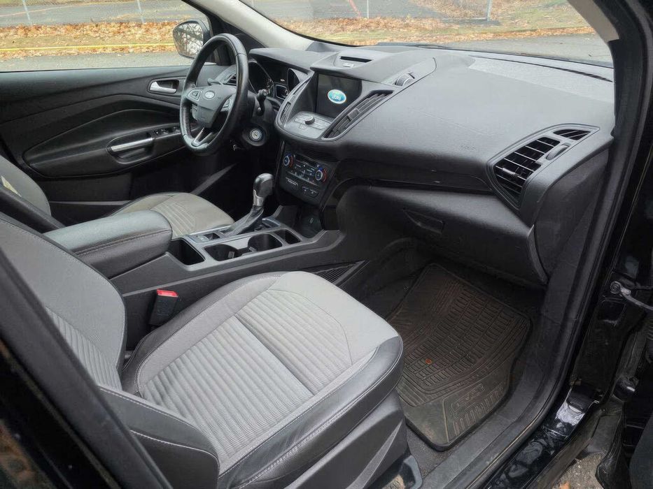 Ford Escape      2017