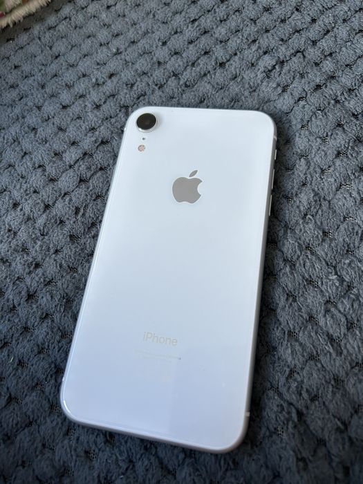 Iphone XR w bardzo dobrym stanie