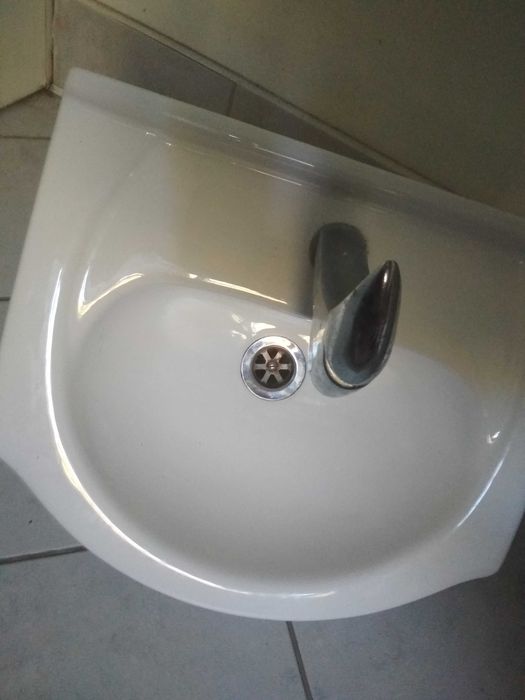 продам кран з умивальником 50см