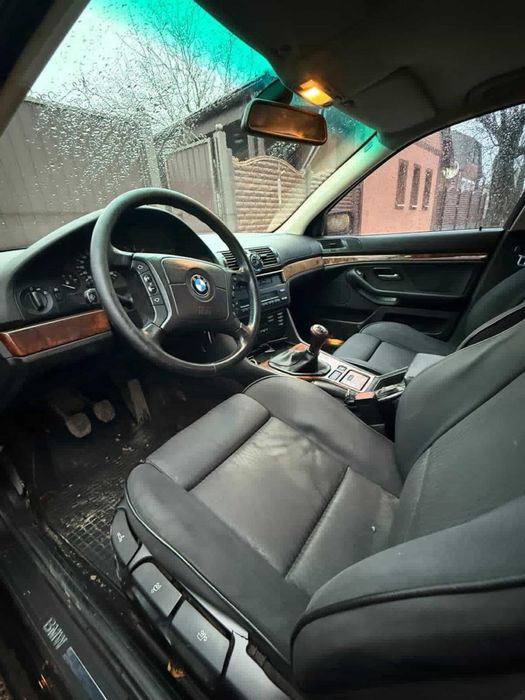 BMW E39 2.5 2000 Срочно