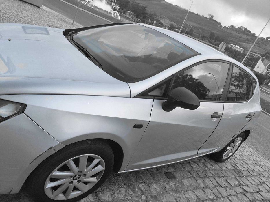 Vendo ou troco Seat Ibiza 2016 por carrinha 2007