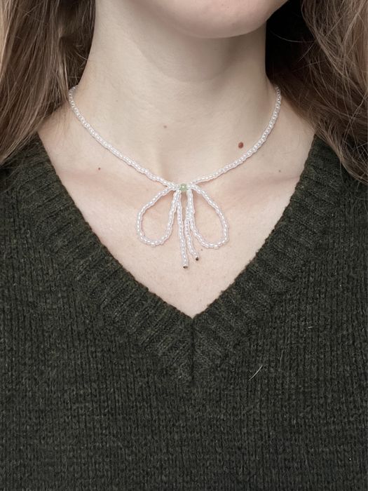 Handmade Naszyjnik Wstążka Kokardka z Koralików Biały