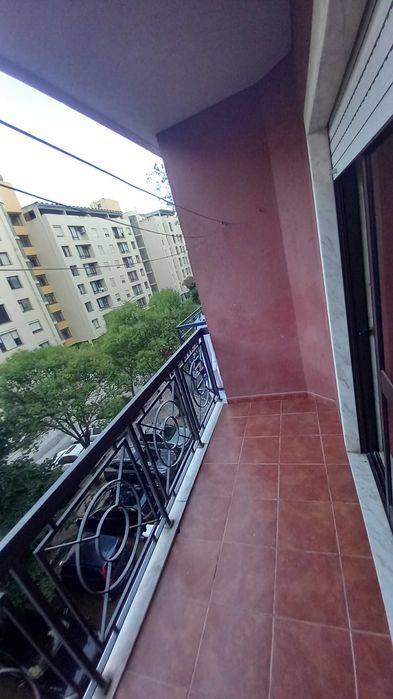 Quarto com varanda para Arrendar QUELUZ-BELAS