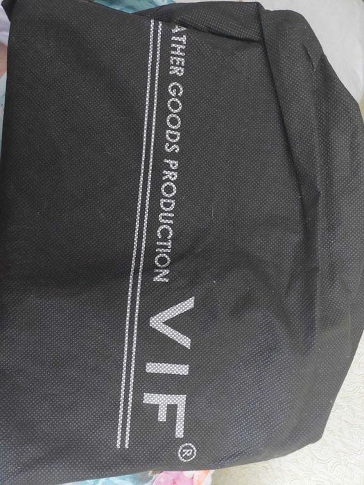 Шкіряна жіноча сумка  бренду VIF